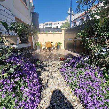 Studio Drancy Avec Jardin 45 M2 Exterior photo